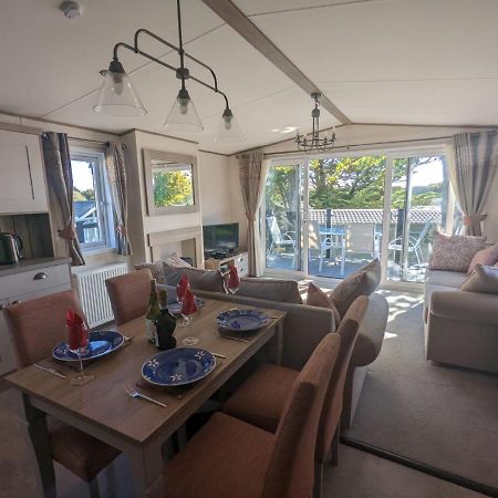 Shorefield Country Park: Luxury Caravan on New Forest Edge Milford on Sea Exterior photo