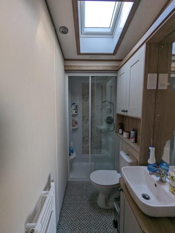 Shorefield Country Park: Luxury Caravan on New Forest Edge Milford on Sea Exterior photo